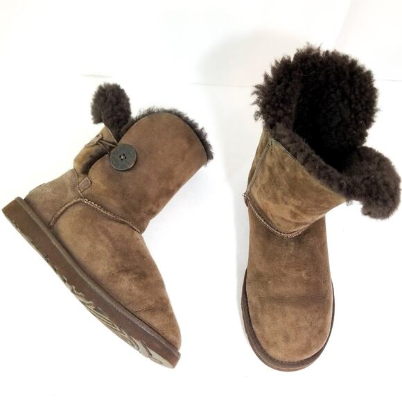 Ugg Button Bailey brown sheepskin suede boots 5 - Picture 1 of 12